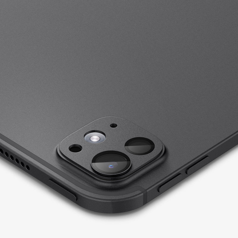AGL07791 - iPad Pro 13-inch (2024) Optik Pro EZ Fit Lens Protector in Space Black showing the back, lens protector installed