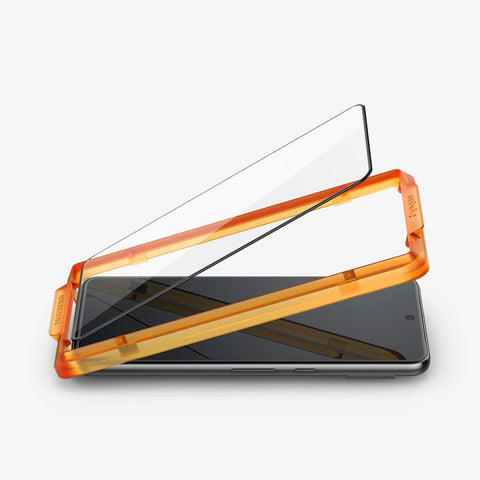 AGL06350 - Pixel 8 Alignmaster Screen Protector showing the screen protector and alignment tray being installed onto the device